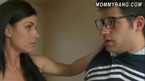 Sexy Stepmom India Summer And Teenie Melanie Raine Get Wild In A Steamy Threeway