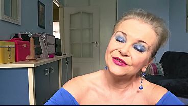 Watch This Hot Milf In Tight Jeans Rub One Out With Her Huge Tits Bouncing