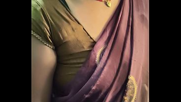 Check Out This Hot Indian Housewife I’m Into