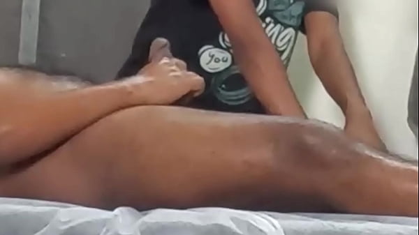 Feeling Up My Masseuse’s Slippery Curves Until We Both Came Hard
