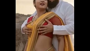 Desi Bhabhi’s Saree Slipping, Boobs Pressed In Steamy Romance