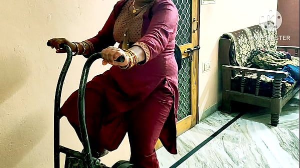 Indian Horny Housewife Fucks The Gym Guy Hard