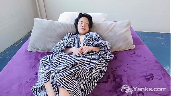 Yanks Amateur Asian Hope Gold Gets Herself Off Playing With Her Wet Pussy.